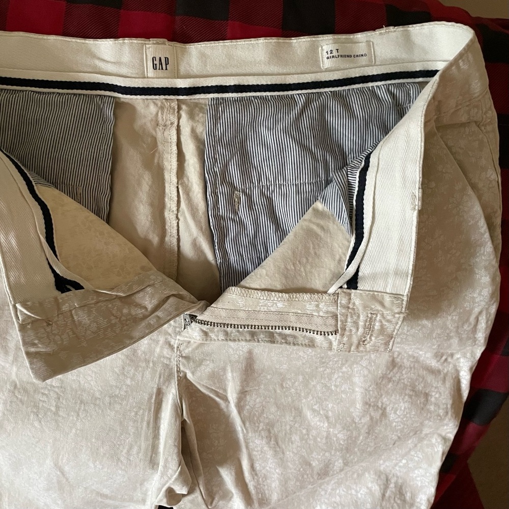 Ladies pants.